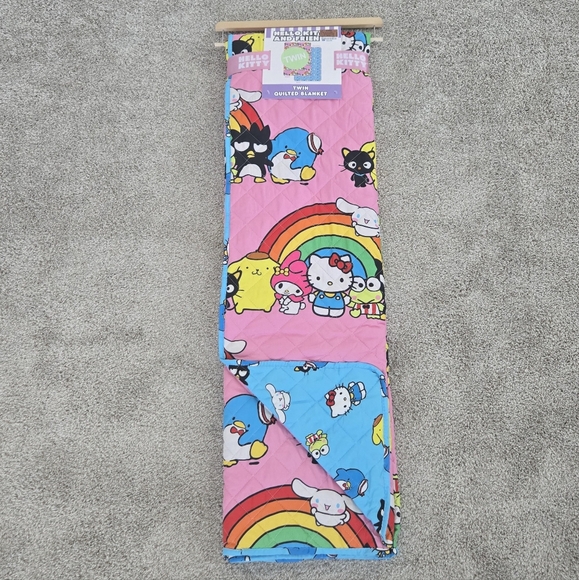 Hello Kitty Quilted Blanket - Picture 1 of 9